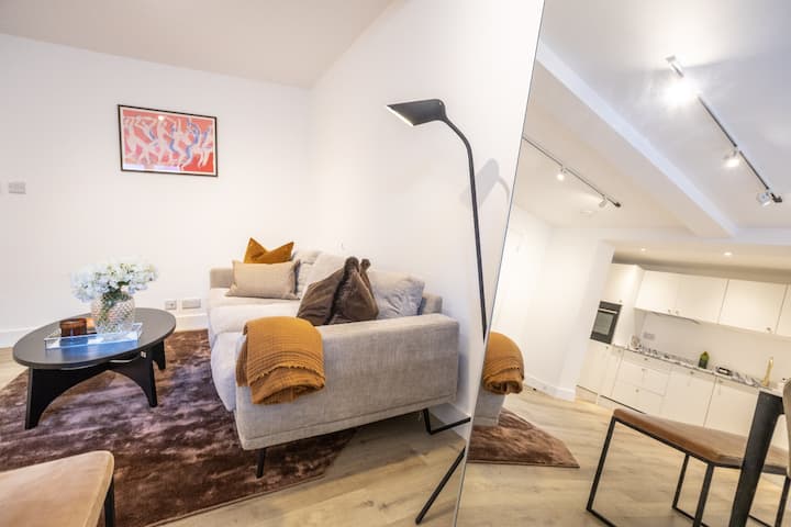 Cosy Private Apartment Nr
Gloucester Rd + Parking - ブリストル