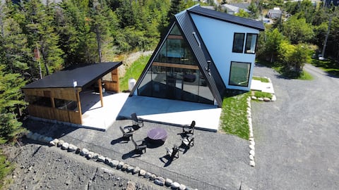 The Dildo Nest-3 Bedroom home with Hot Tub!