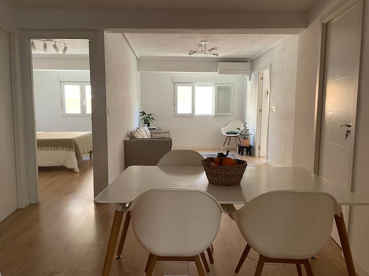 Bright & Cozy Flat Near La Marina De Valencia - Valencia