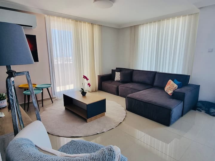 Spacious Central Penthouse With Stunning Sea View - Kyrenia