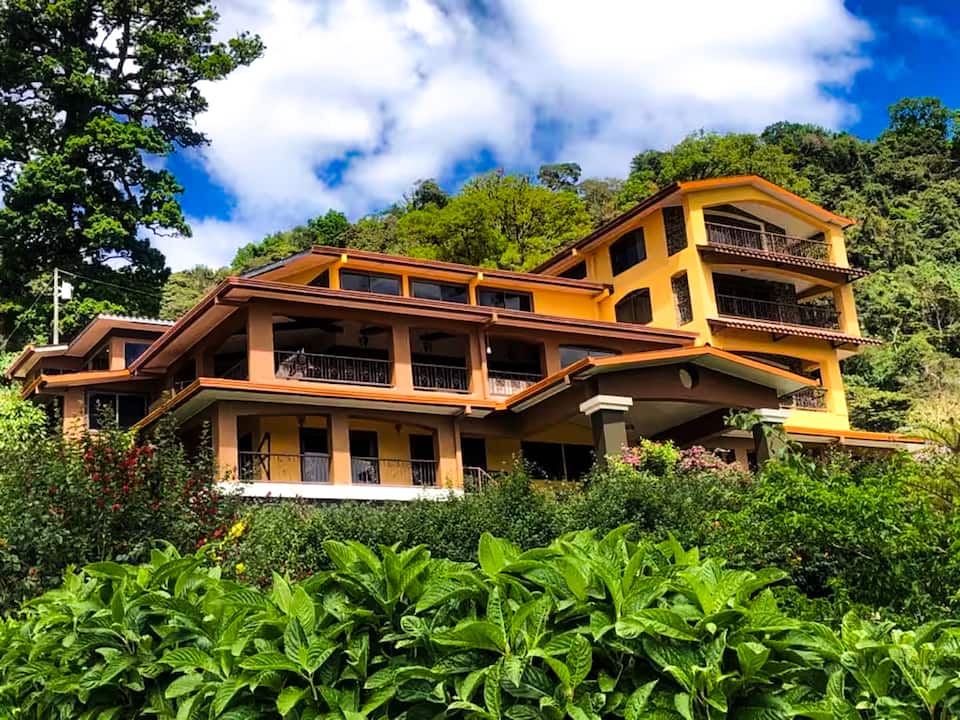 Top-earning Airbnb listing in Jaramillo, 7 bedrooms