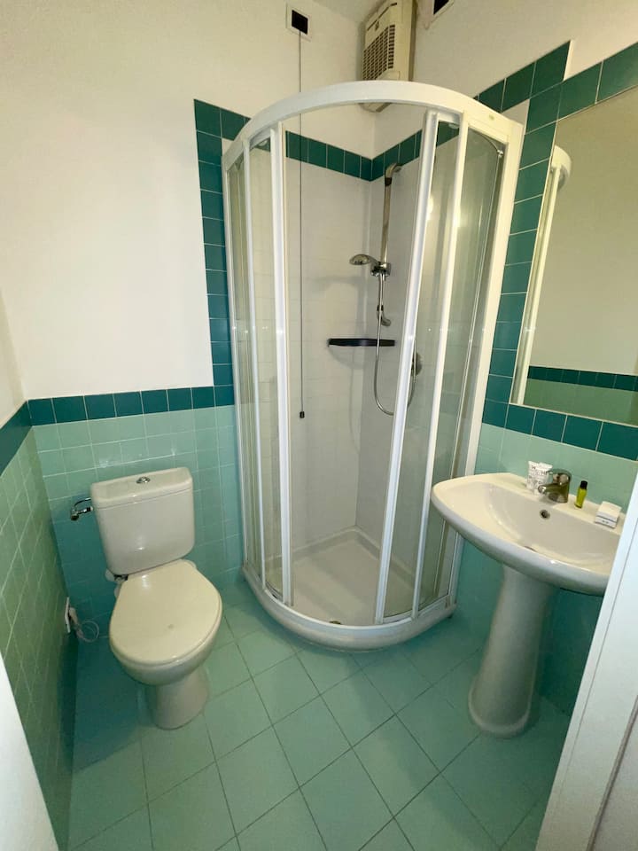 საძინებელი 1