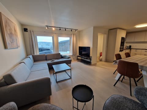 Apartment with views and 3 bedrooms and parking.