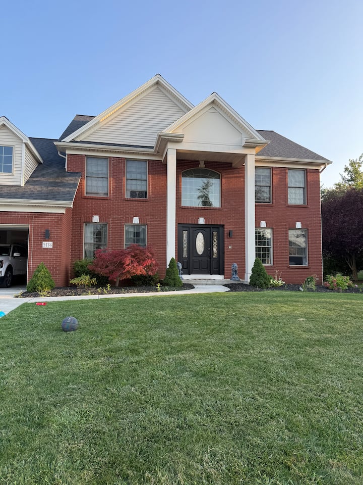 Large 4bed 3.5ba House W/ Finished Basement Cinema - Eden, NY