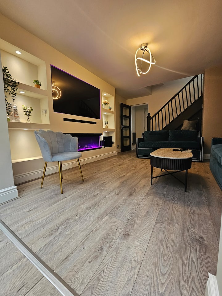Stylish 3 Bedroom House. Central And Near Nec - Birmingham