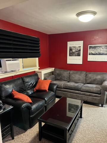 /Red Den Apartment3bed1bath