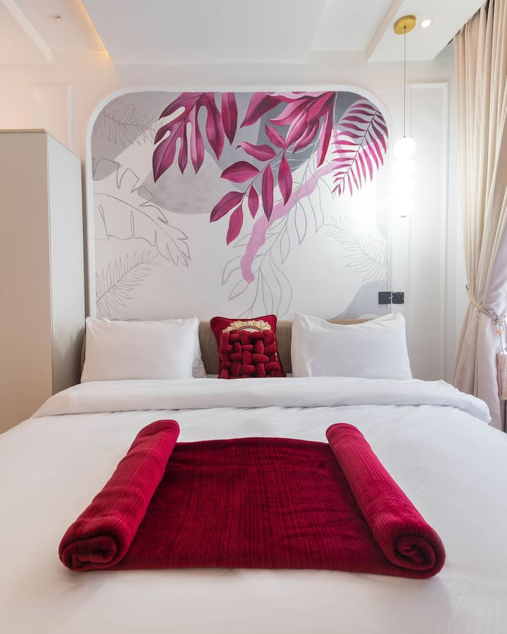 По вашите авантури во Лагос, оваа соба ве привлекува во спокојство, подготвувајќи ве за уште еден ден возбуда.