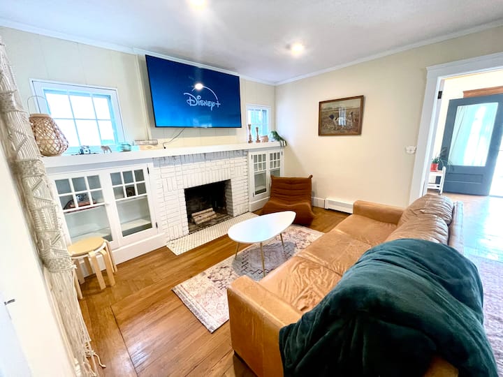 One-of-a Kind, Lakeview Park Gem W/ Lake Views - Lakeview Beach, OH