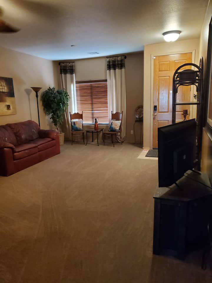 Family Friendly Home. - San Tan Valley, AZ