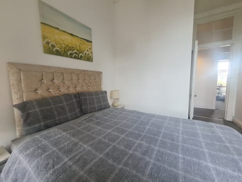 Top Airbnb: West end/Hydro/City/University in Victoria Park