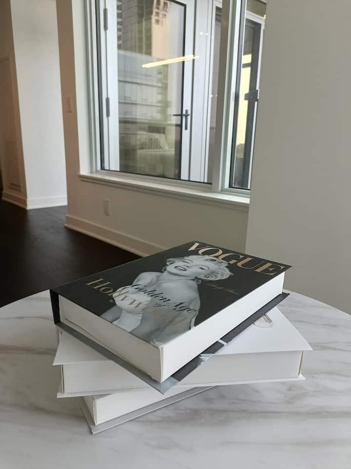 Luxury Condo Beautiful Views Heart Of Yorkville - 多倫多
