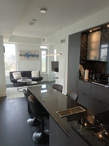 Luxury Condo with View 2Bdr 2 Washroom