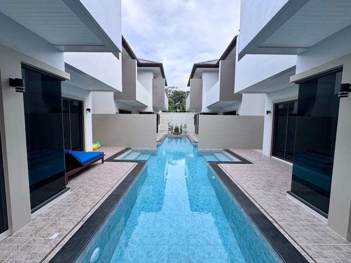 New 3 Bedroom Villa, Pool Access, Bay Sand Villa - Phuket