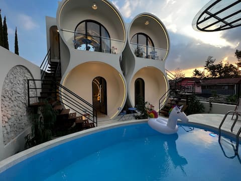 Villa Amethyst Lembang V-88 (4 BR) PrivateHotPool
