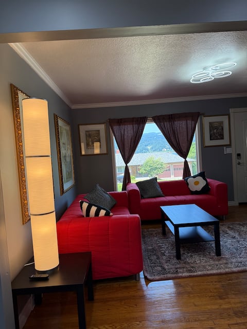 Riverside Retreat-Cascade Locks