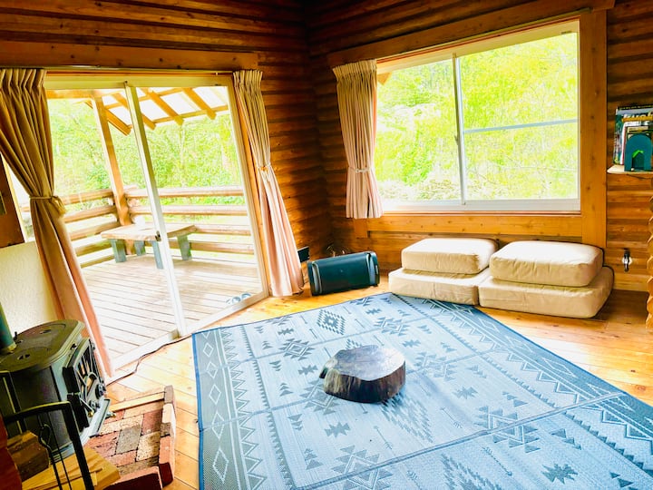 Secluded Log House By A Serene Spring & Forest - 다케타시