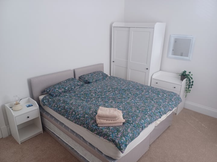Dormitorio 2 (opción de cama tamaño king) 