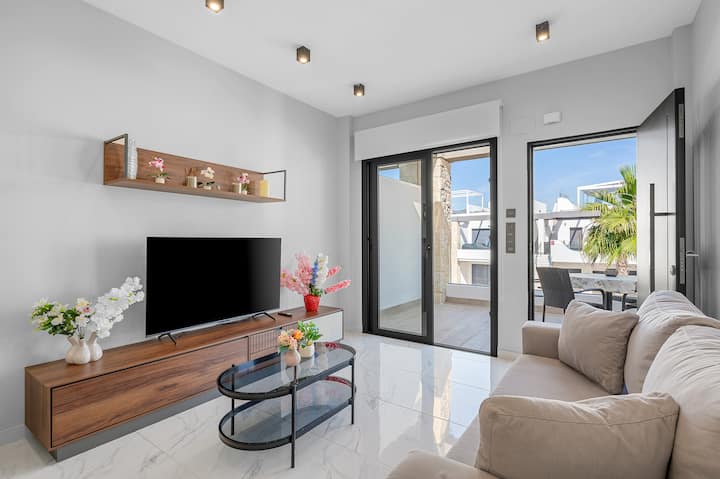 Penthouse · Sauna · Gym · Walk To Beach - Torrevieja