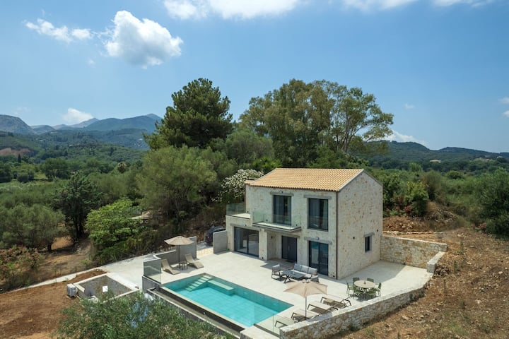 Villa Emys – Belle Maison De Vacances Avec Piscine - Saranda