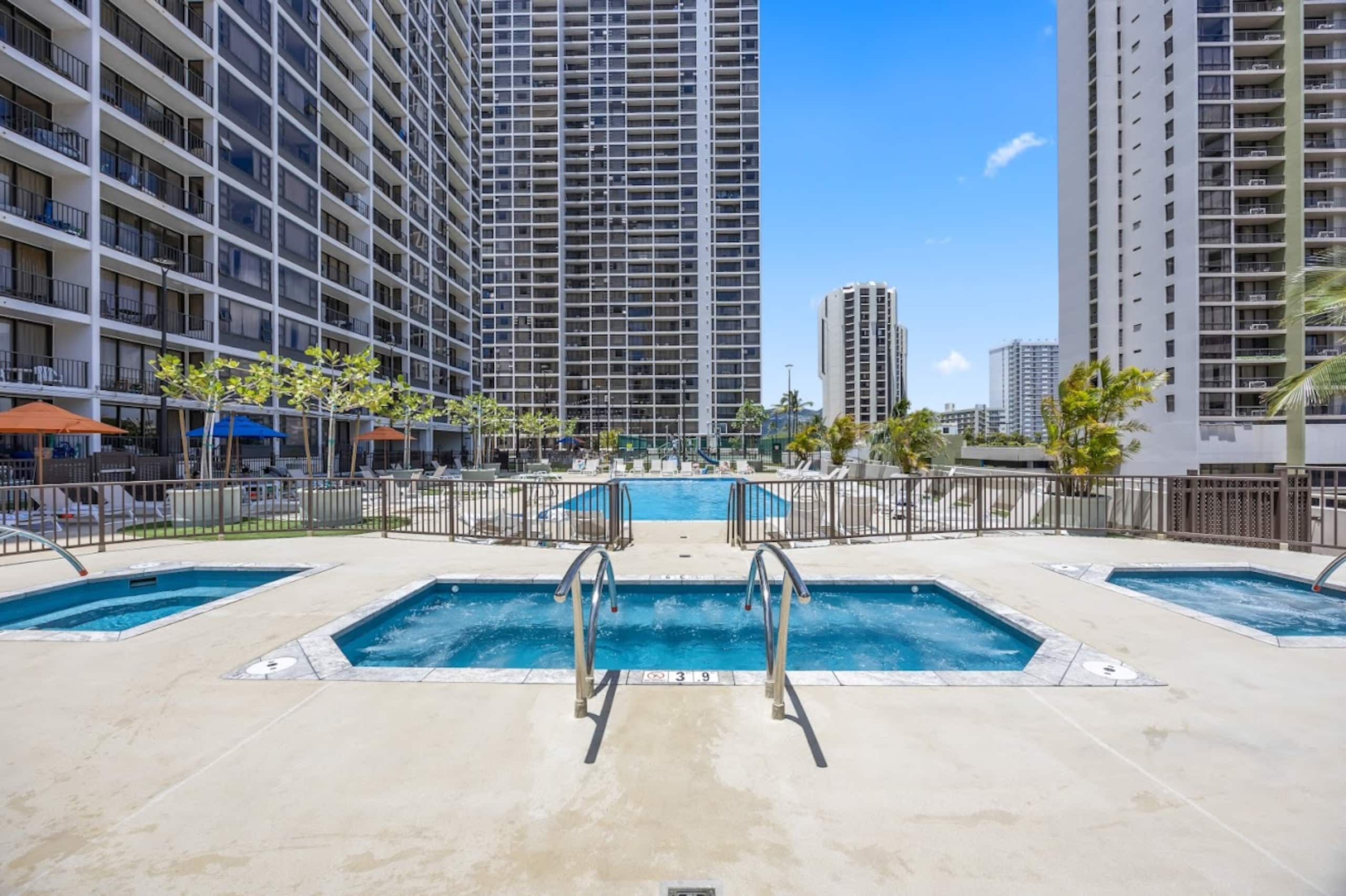 27F-Diamond Head & Ocean-View 1BR Condo w/Parking - Image 56