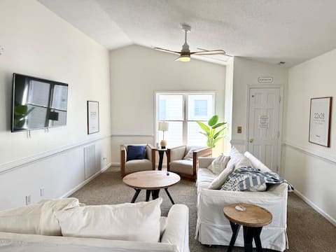 Top Airbnb: Ocean View Fall Escape|Elevator|Beach access &gear in Surf City