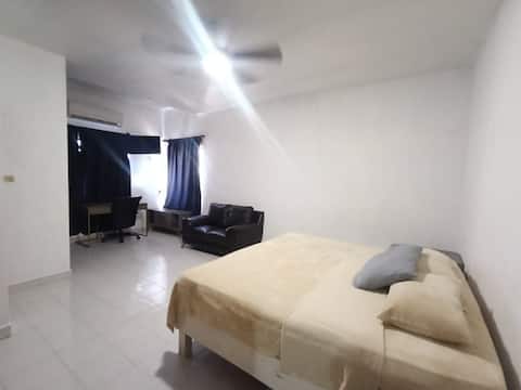 Paisa House A | Balcony, Wi-Fi, and Kitchen