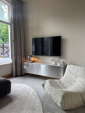 Modern Canal house city center gallery image 5