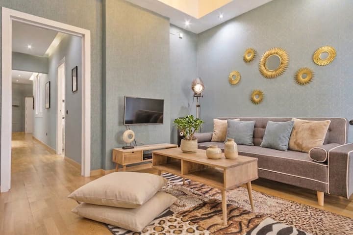 Fab 9-bedr Groupflat In Central Barcelona 18ppl! - Barcelona
