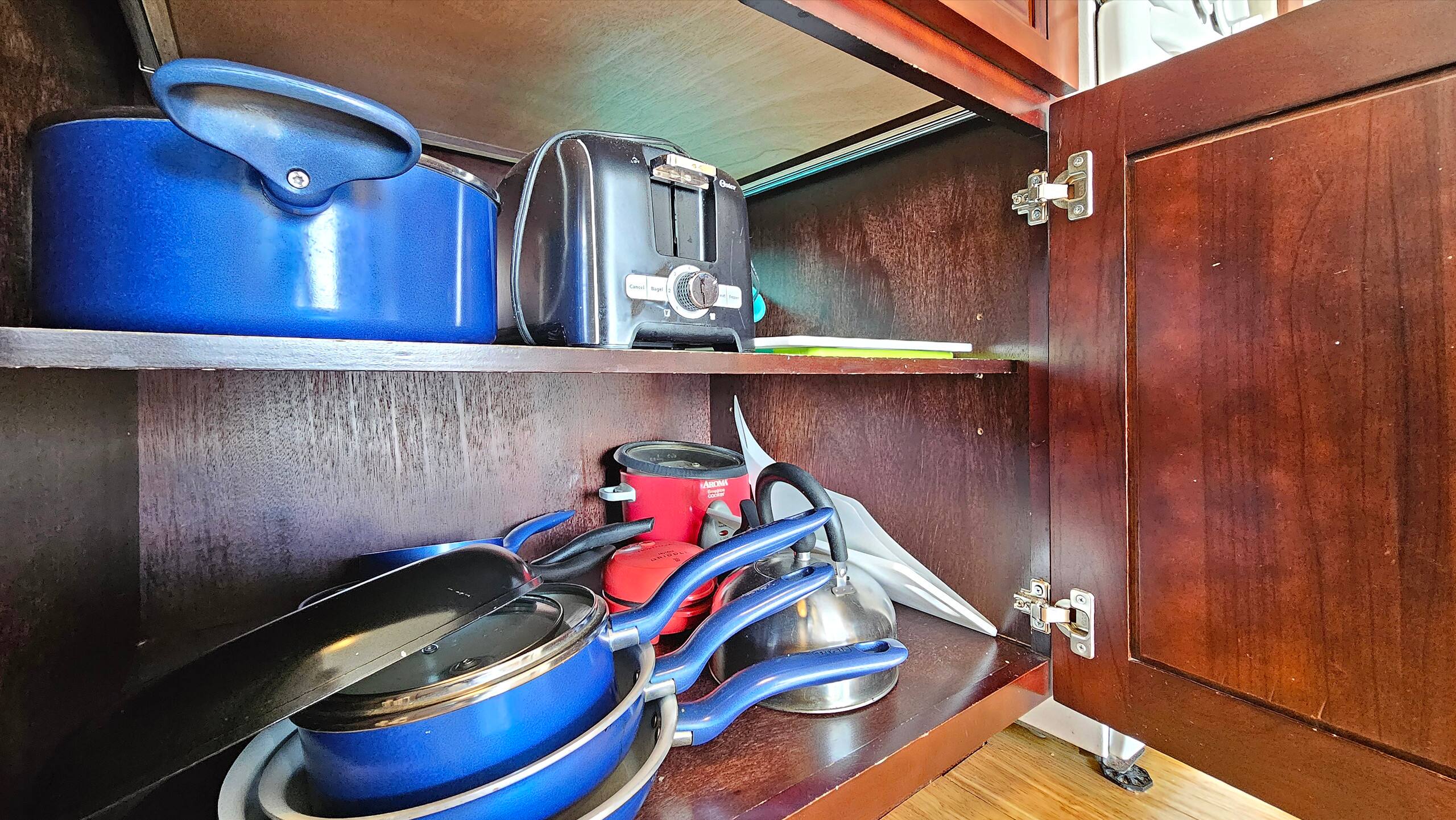 Condo in Honolulu · ★4.68 · Studio · 1 bed · 1 private bath - Image 9