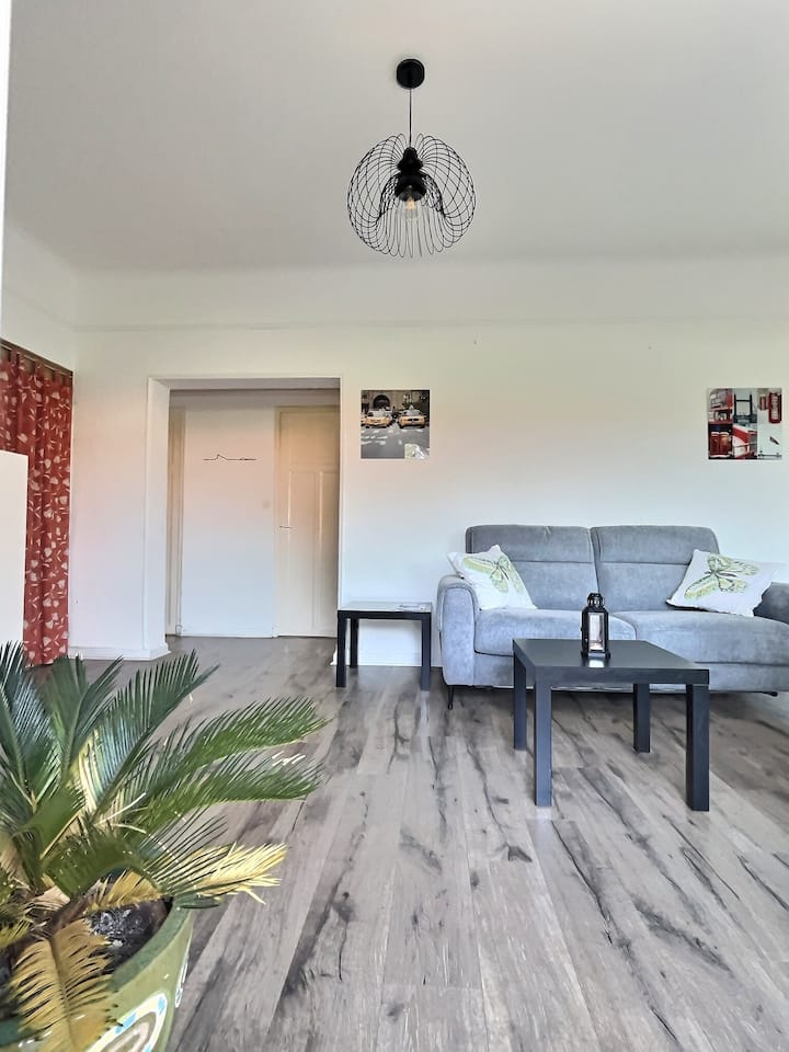 Logement Avec Clim En Bord De Mer - Box Sécurisé - La Ciotat