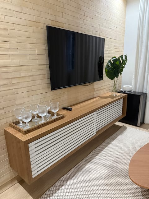2-bedroom apartment 1 block from Camburi sea