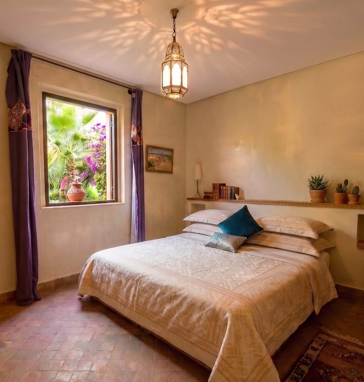 Vue de l'entrée de la chambre