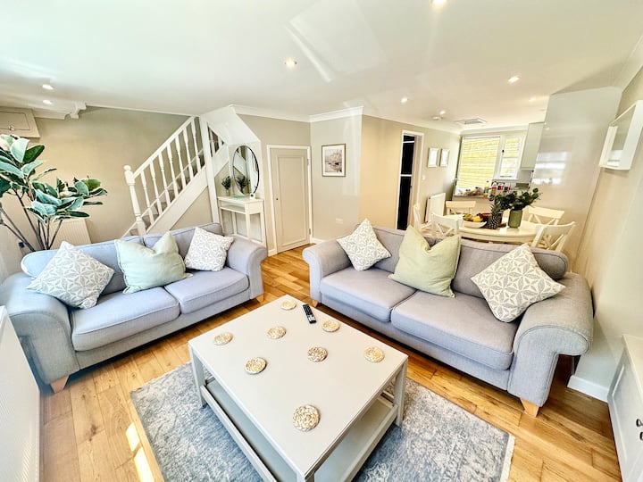 The Showroom - Laugharne