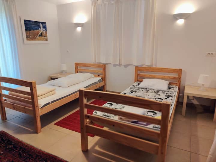 საძინებელი 4