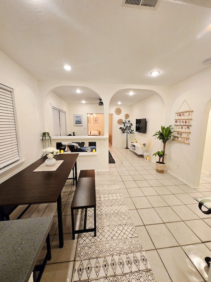 (Popular) Favorite 3br Retreat W/backyard Paradise - Fort Lauderdale, FL