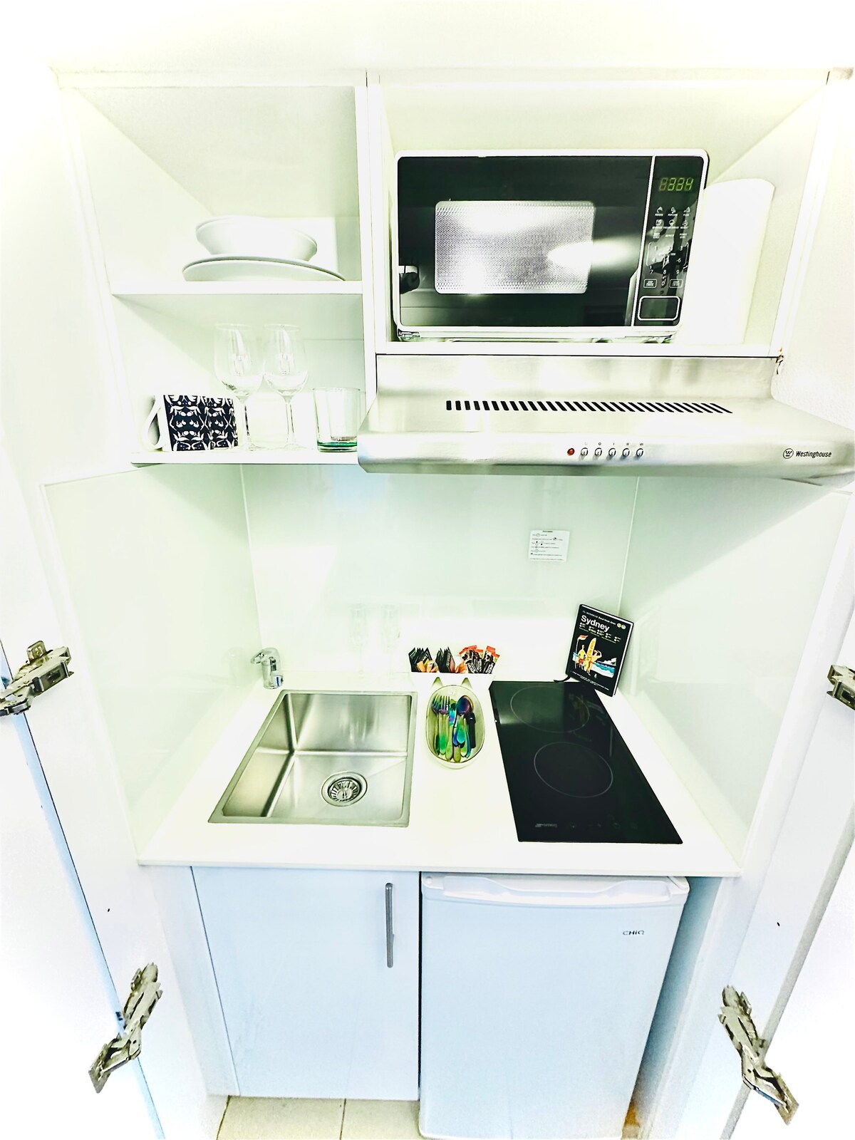 Top performing Airbnb: Sky-High City Escape | Pool, Gym, FREE CBD Parking in Haymarket