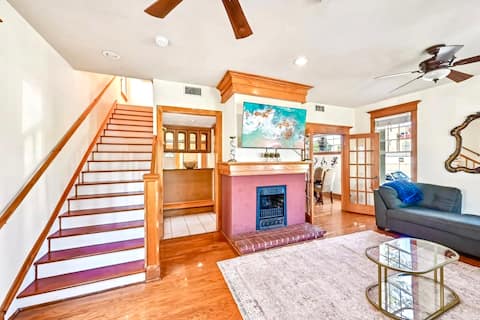 Popular Airbnb listing: Massive Porch Paradise - 5 mins to DT in Springfield