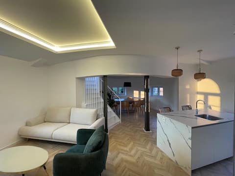 Successful Airbnb property: Attic Tower Casa La Rubia Jaca in Jaca