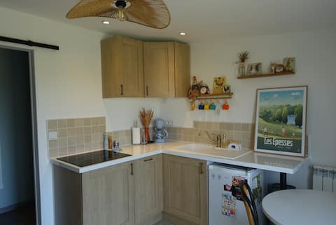 Popular Airbnb listing: Les Vallons, independent room, kitchen and bathroom in Les Epesses