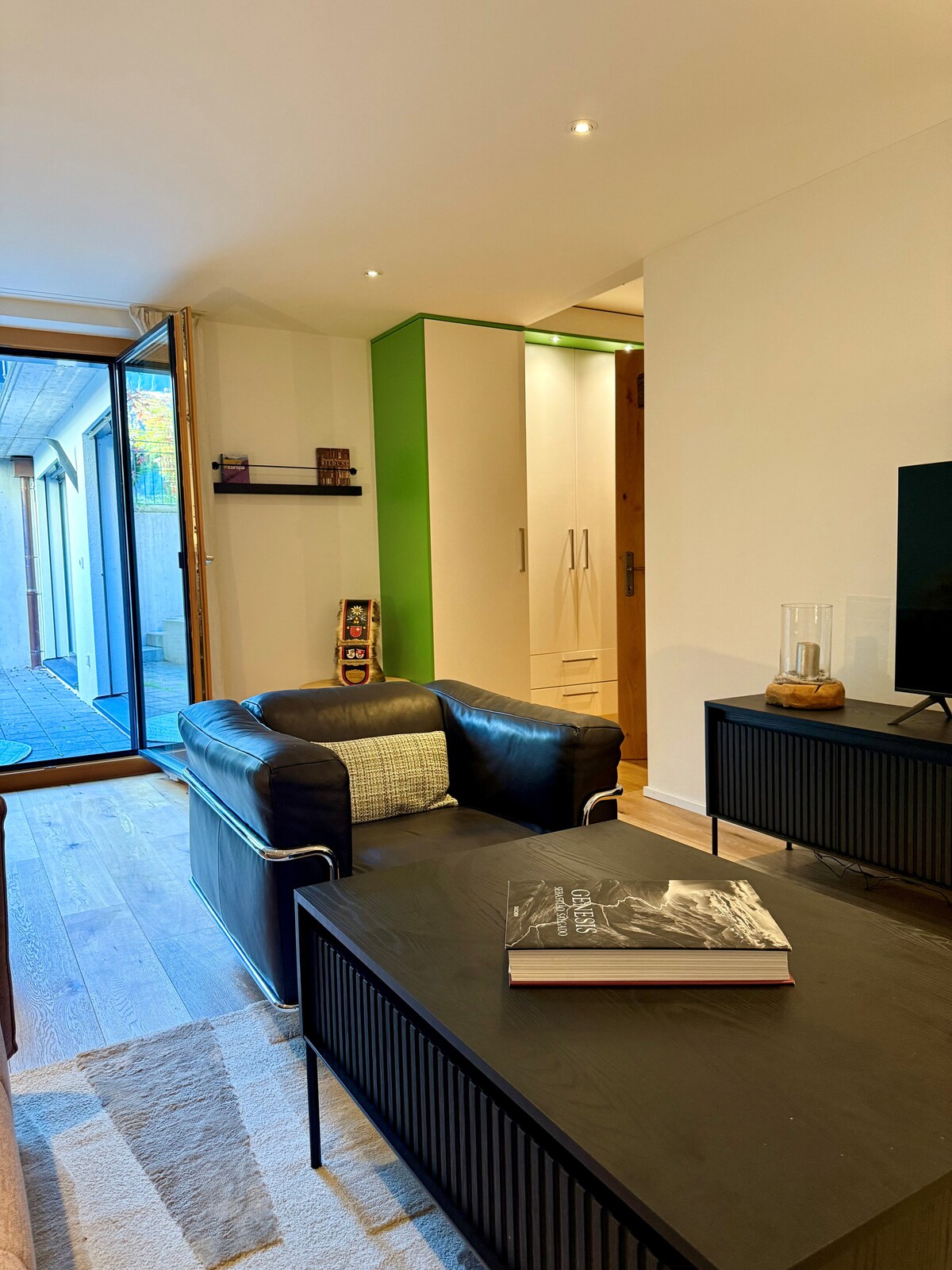 Popular Airbnb listing: Modern, beautiful 2 1/2-room flat, quiet location in Engelberg