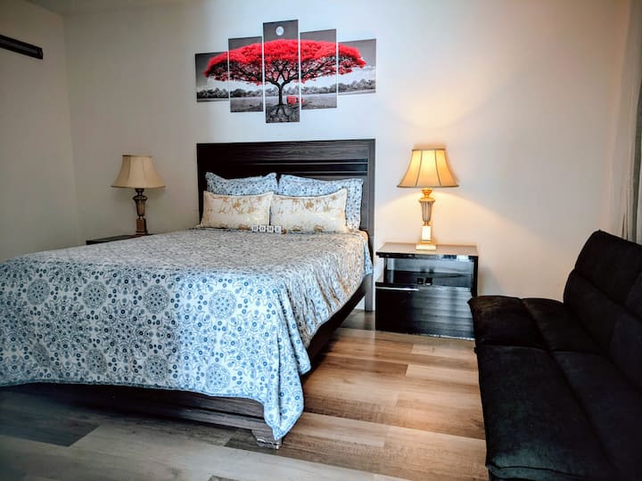 Modern Tranquility Suite. - Las Vegas