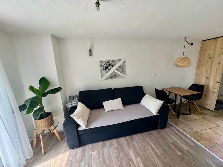 Hideaway 家 - Passau
