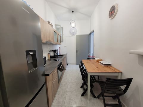 Popular Airbnb listing: Vintage Charming House @ Glyfada in Δήμος Γλυφάδας