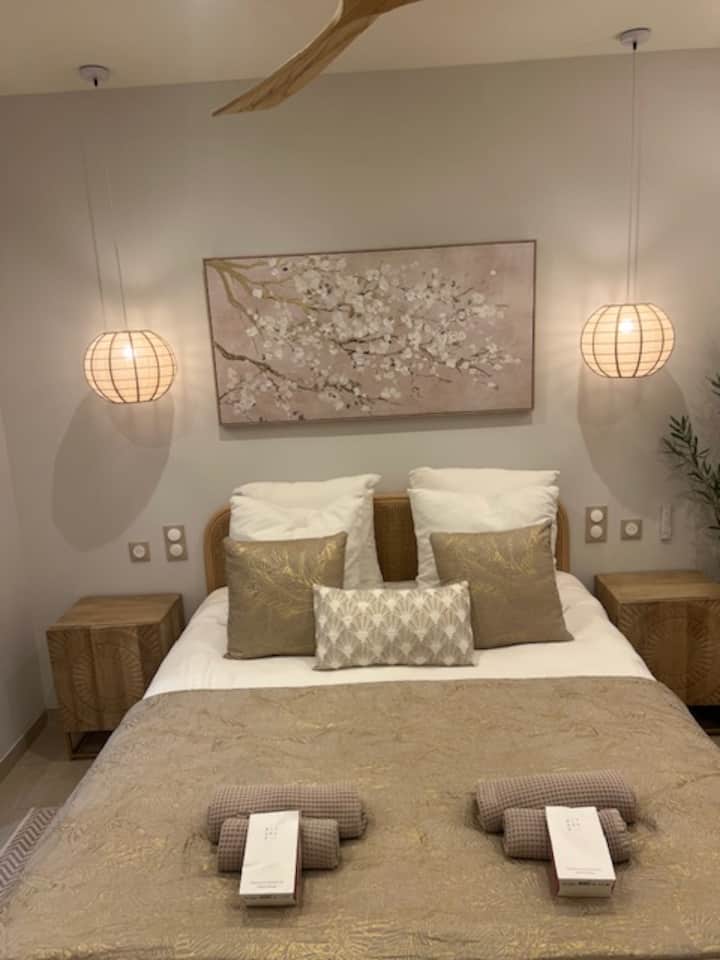 160 × 200 bed with comfortable bedding
Soft and soothing atmosphere