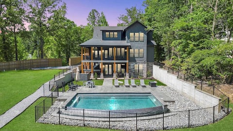 Lakefront Luxury - 10BR, Pool w/ Heat, Hot Tub