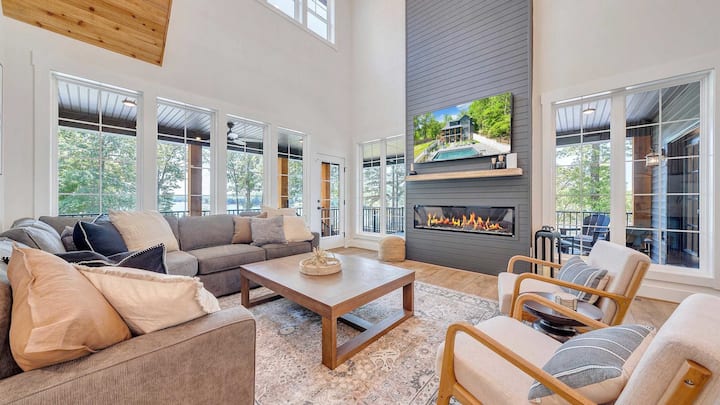 Lakefront Luxury - 10br, Pool W/ Heat, Hot Tub - Lake Anna, VA