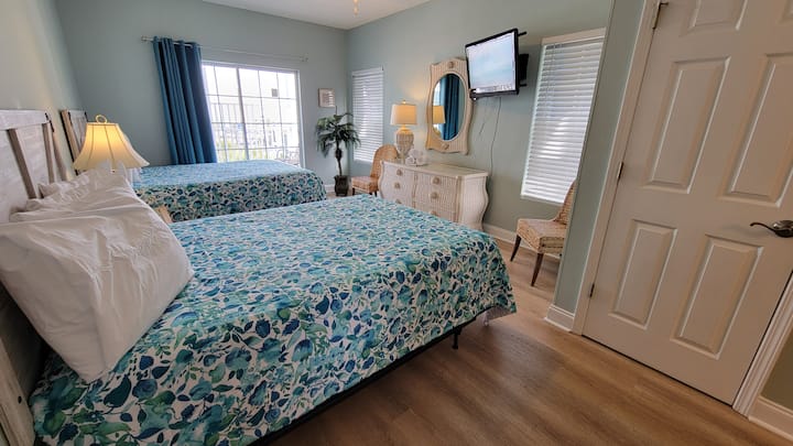 Master BR #1 - 2 Queen beds with private bath and Jacuzzi tub and separate shower