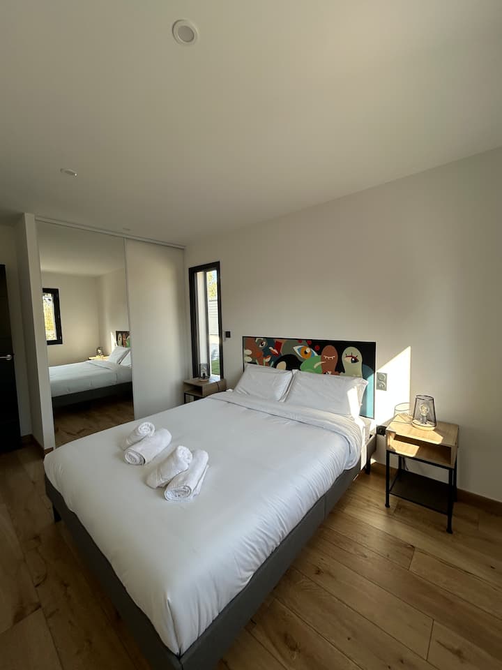 Schlafzimmer 1