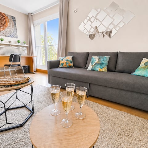 Popular Airbnb listing: La Parenthèse Loggia - Quiet & close to Disney in Champigny Sur Marne
