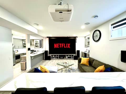 Popular Airbnb listing: Best Luxury Suite Near Airport With Home Theater in Saddle Ridge
